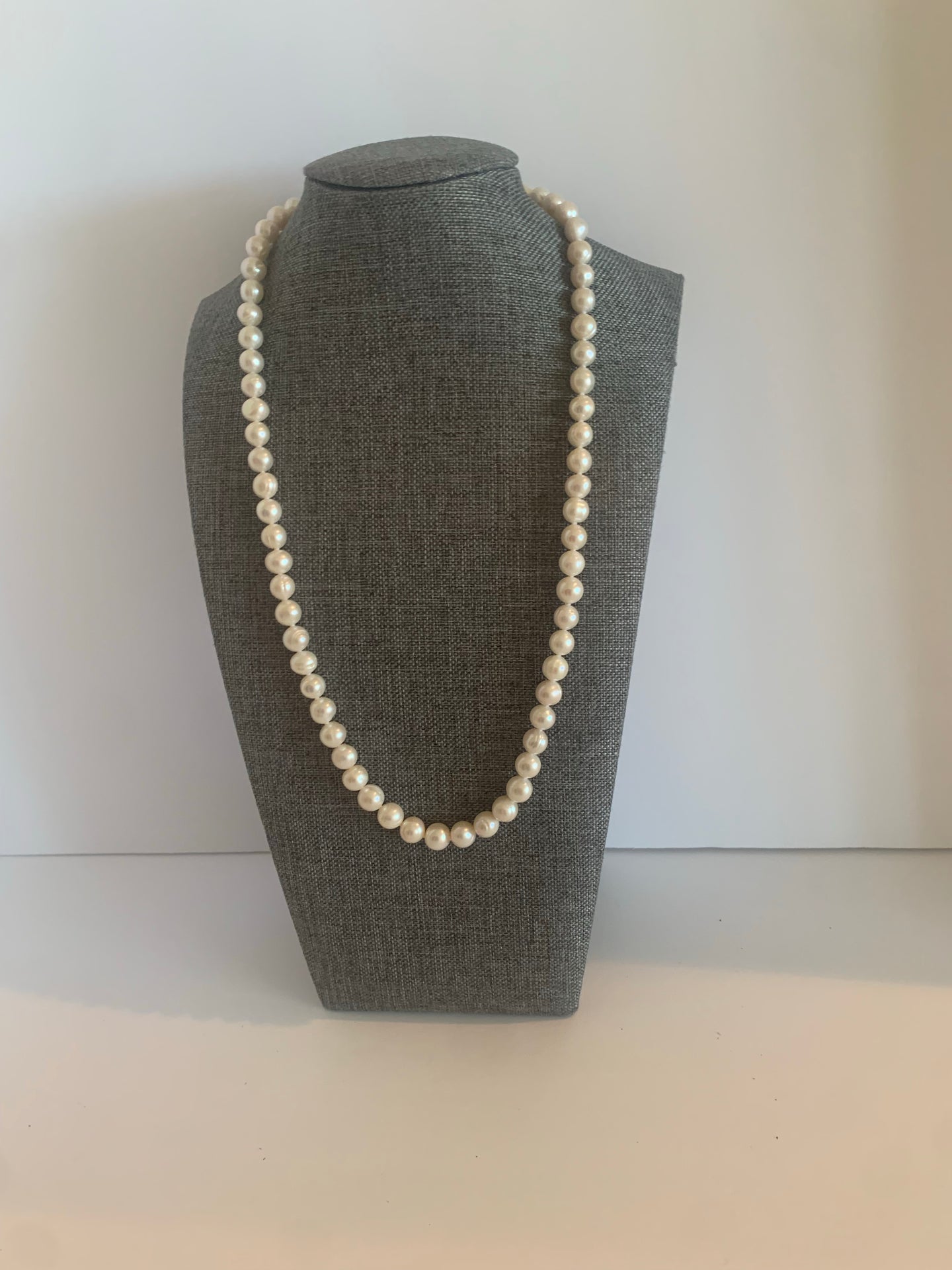 Single Strand 22 Inch Pearls