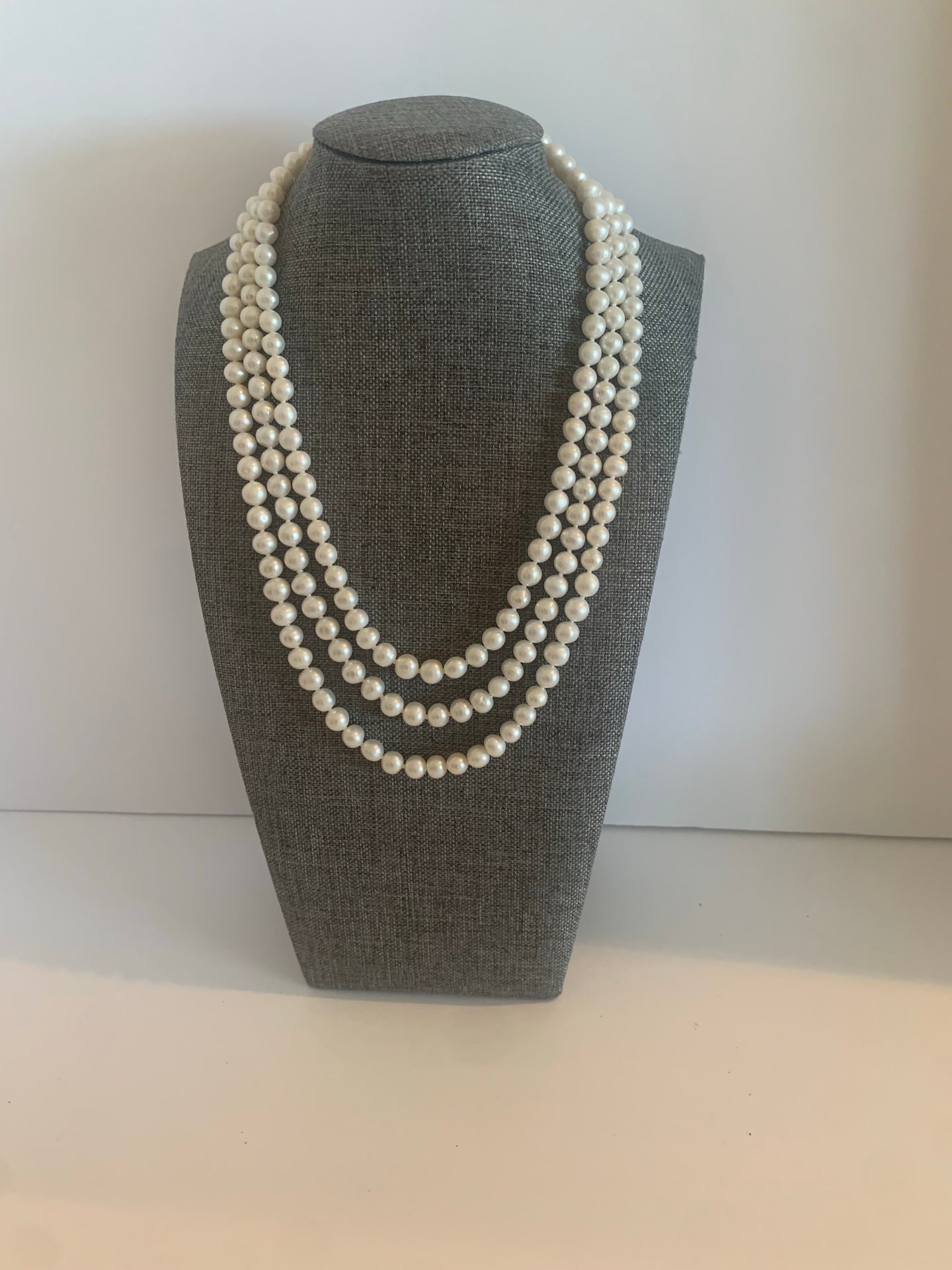Triple Strand Draped Lengths Hand-knotted Lavender, Blue and White Pea –  strungoutonpearls
